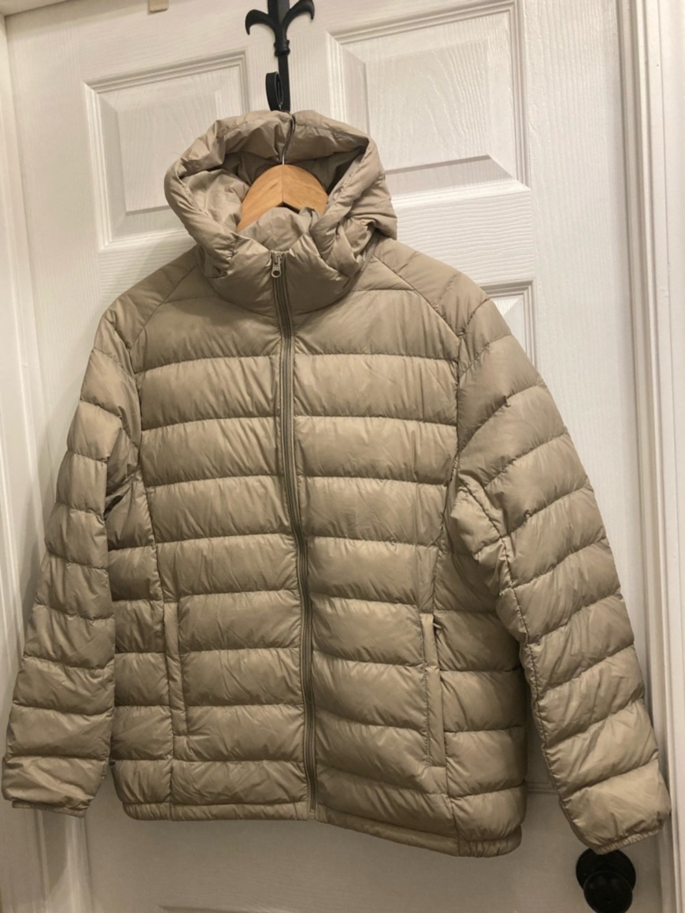 Lightweight Hooded Puffer Jacket - Beige NWOT size M tall